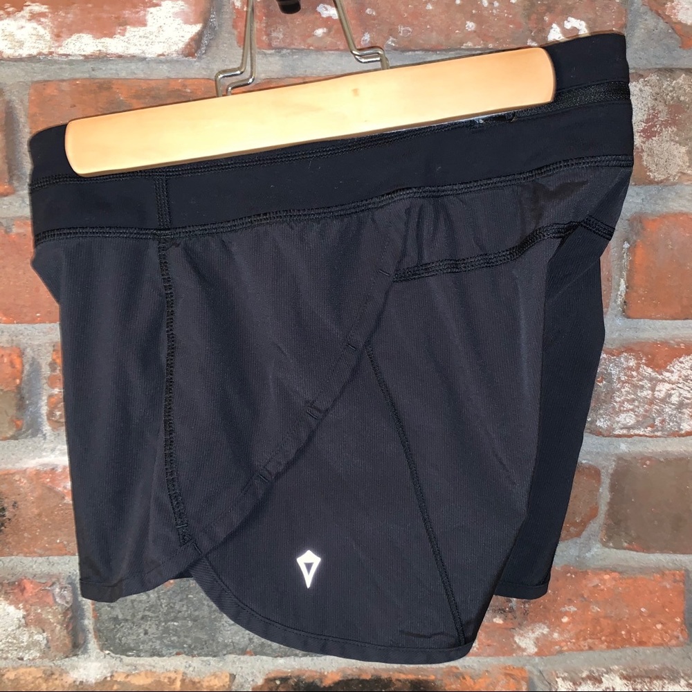 Ivivva black speedy short style shorts